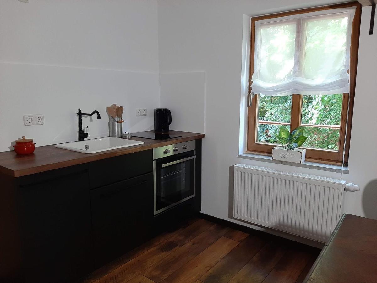 Ferienwohnung Kunst Und Kulturschuppen Hasenmuehle Kammerstein Exterior foto
