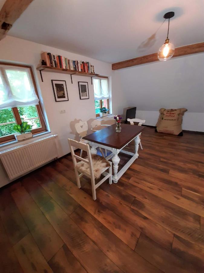Ferienwohnung Kunst Und Kulturschuppen Hasenmuehle Kammerstein Exterior foto
